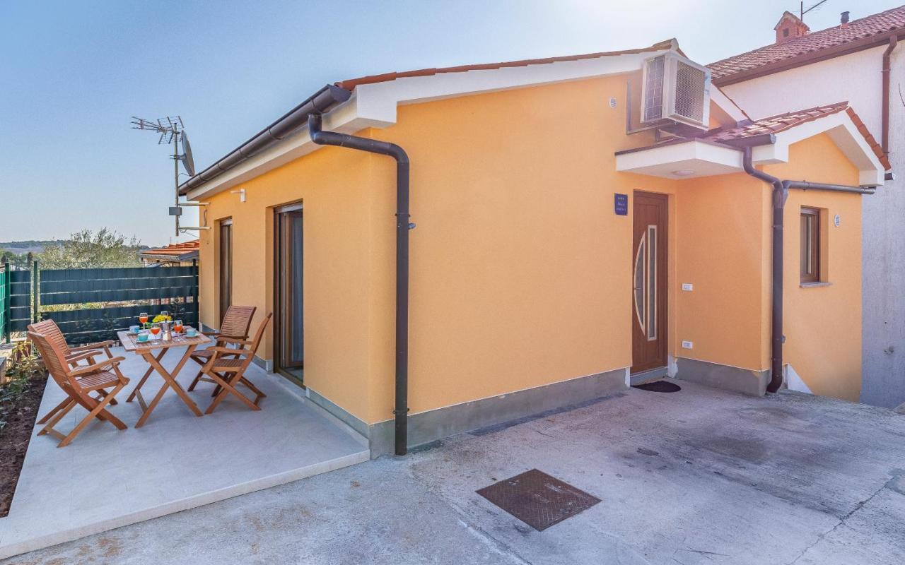 Apartment Blue Pula, New, Family Friendly, Comfortable, Free Parking And Wifi Exterior photo